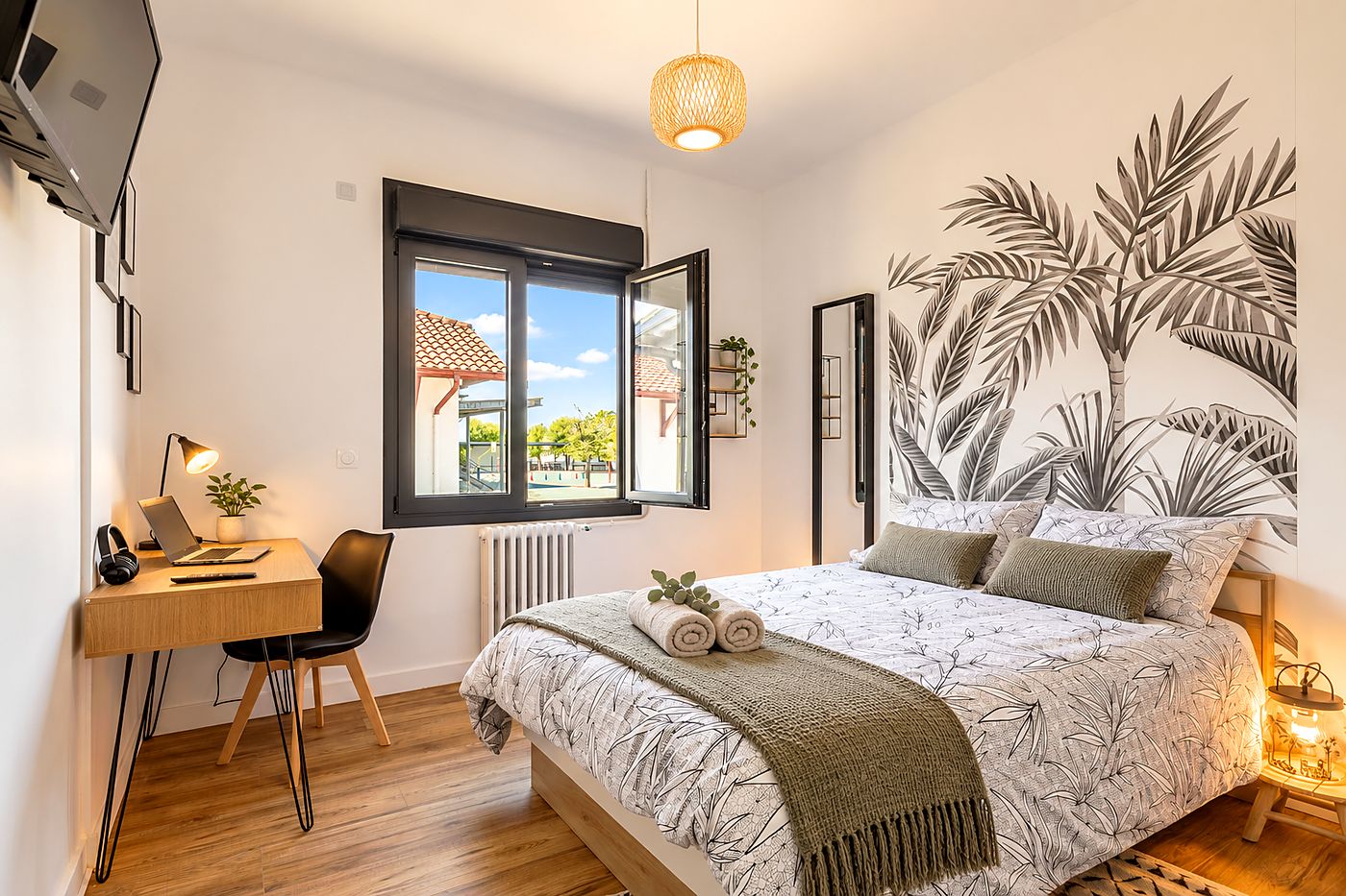 Chambre avec bureau de la suite L'Indus